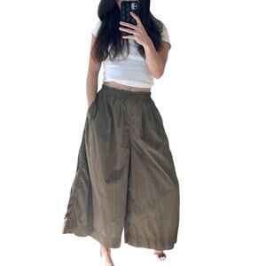 Uniqlo Green Nylon Pocket Elastic Waist High Rise Wide Leg Crop Pant Size XS